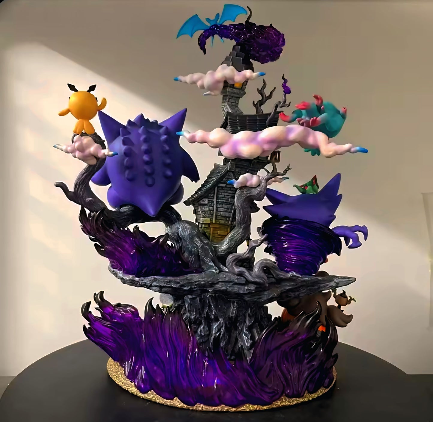 Pokemon "Gengar" Statue
